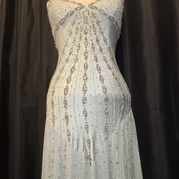 Beautiful vintage Gatsby style 100% silk special occasion gown. - Picture 9 of 15